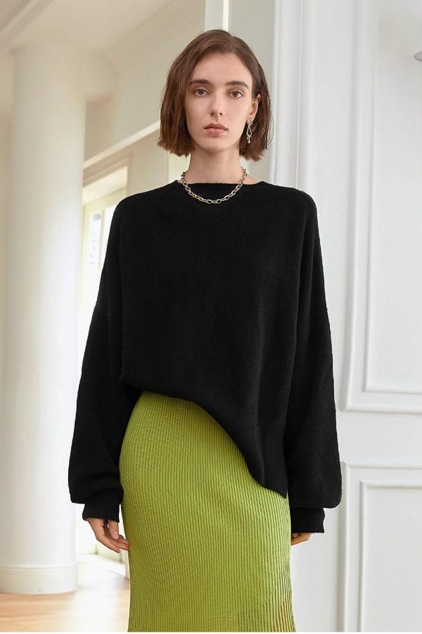LOOSE KNITTED SWEATER