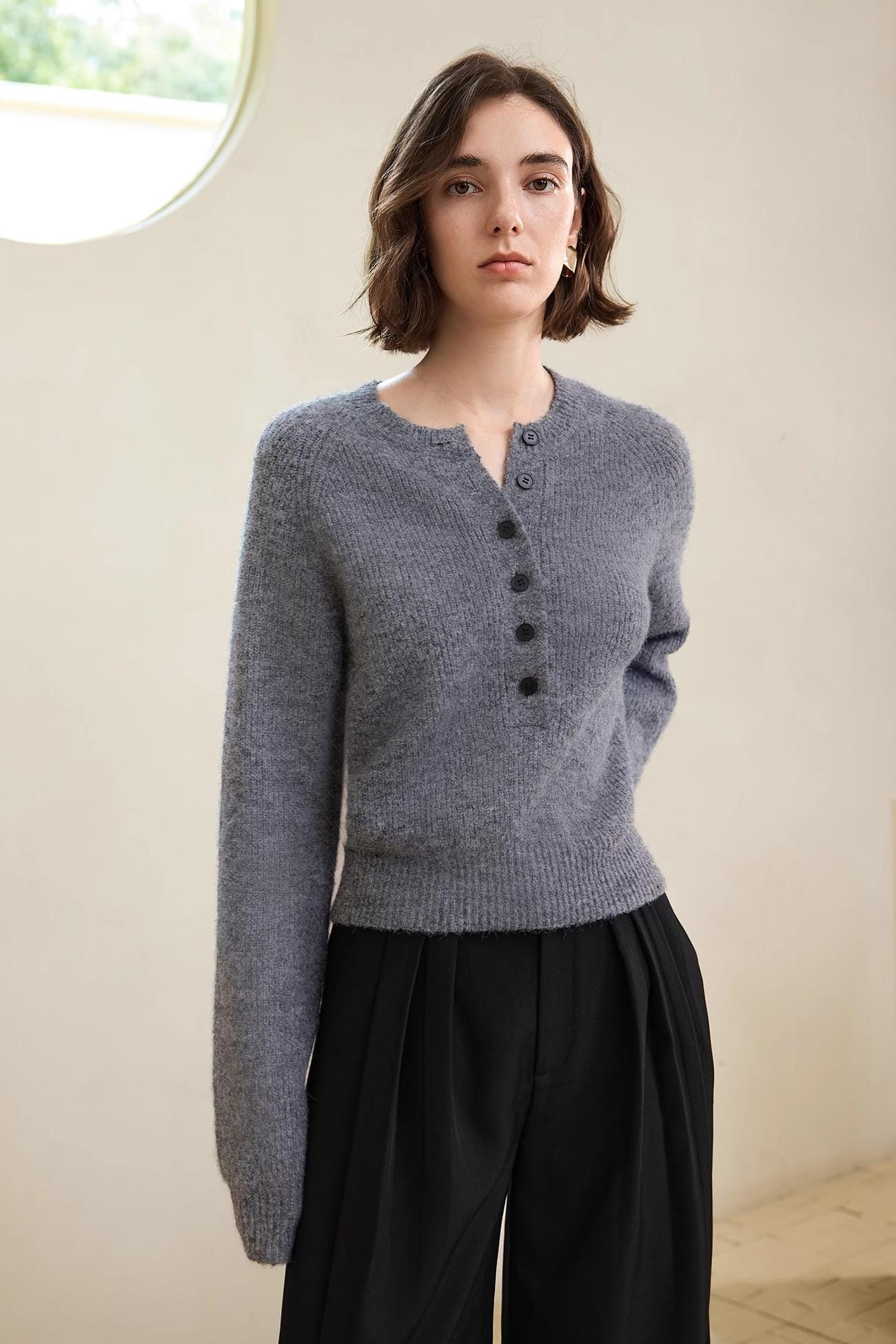 DESIGNED BUTTON SWEATER