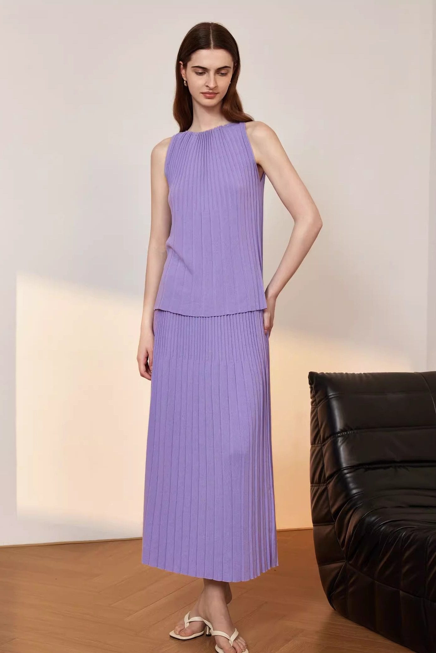 SLEEVELESS TOP PLEATED SKIRT