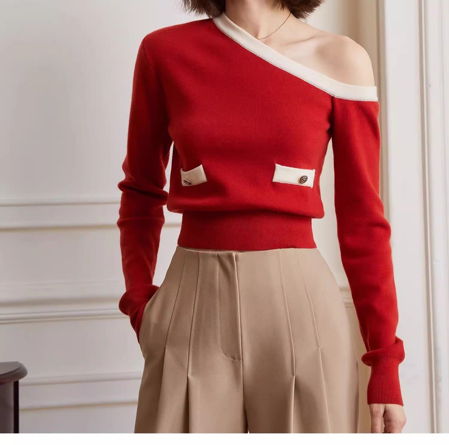 ONE-SHOULDER SWEATER