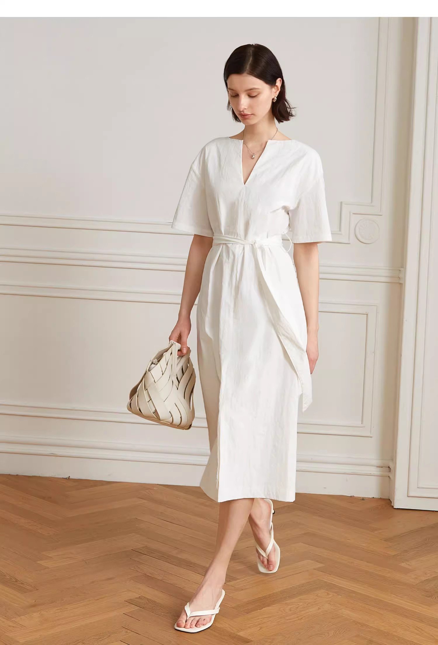 V-NECK STRAP DRESS