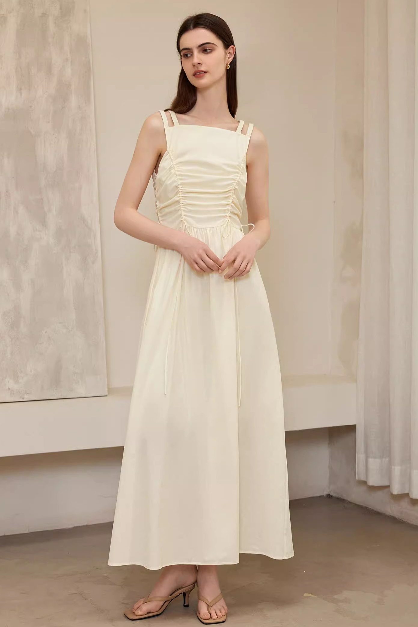 ONE COLLAR DRESS